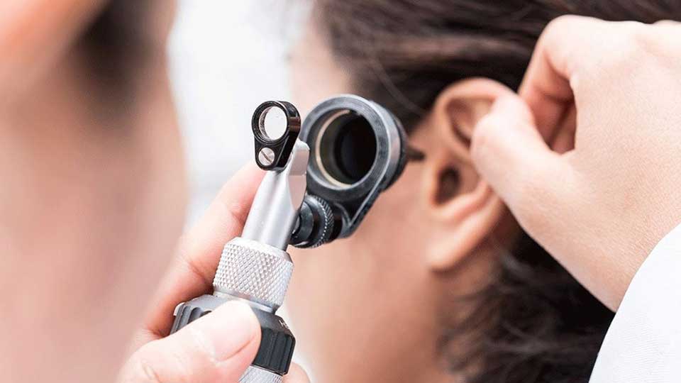 Mocos en el oído: ¿Por qué debes atender este síntoma?